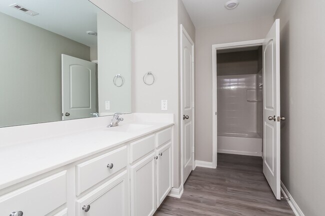 Building Photo - 23079 Bellini Dr