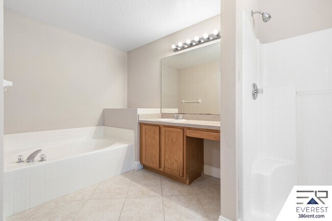 Building Photo - 59 Riverina Dr