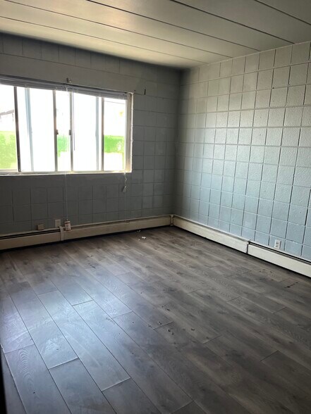 Building Photo - 220 N 4th St