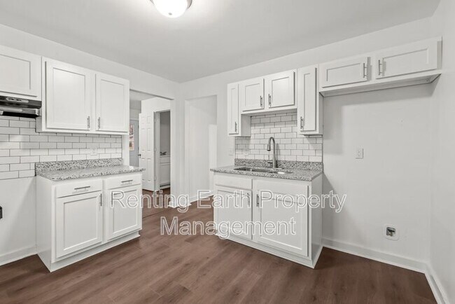 Building Photo - 125 Kentwood Ave