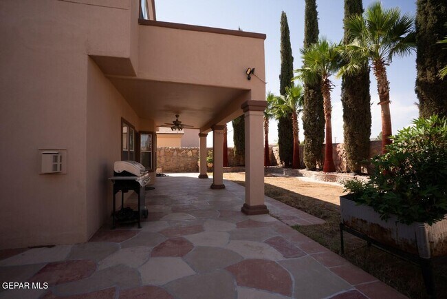 Building Photo - 12421 Tierra Encino Dr