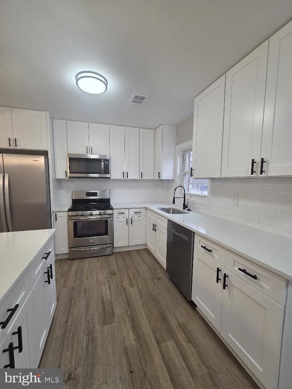 Building Photo - 407 Greenbrier Ct.