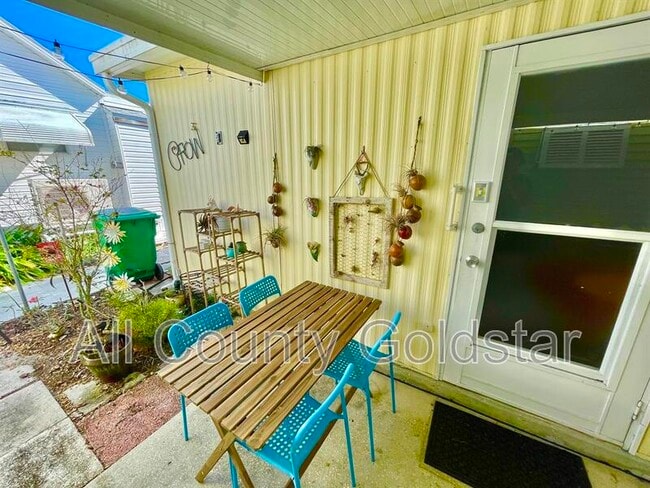 Building Photo - 1475 Flamingo Dr