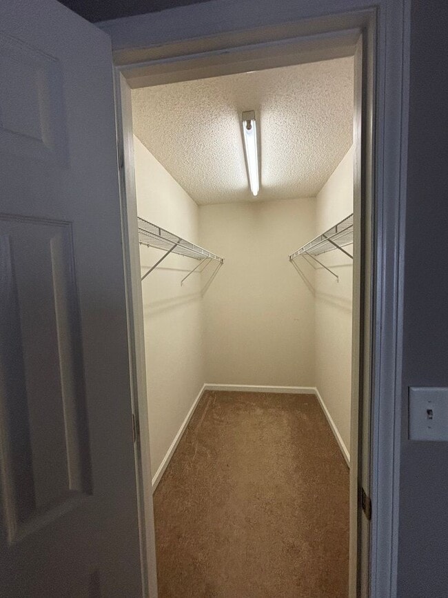 Building Photo - 1718 Bentridge Dr NW