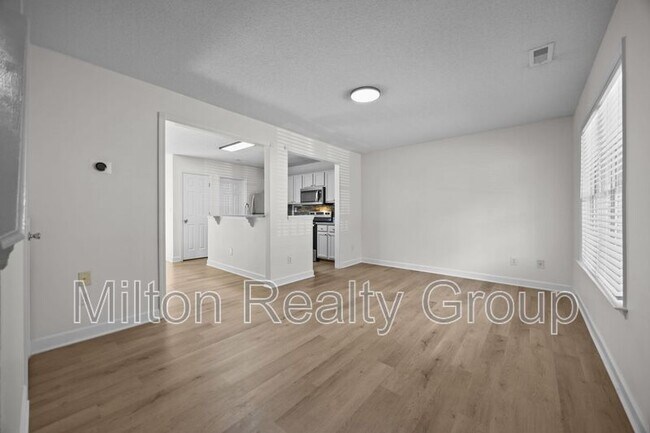 Building Photo - 107 Laura Ln