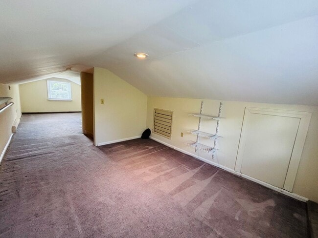 Building Photo - 1806 Brooksfield Rd