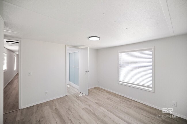 Building Photo - 16869 Lea Cir