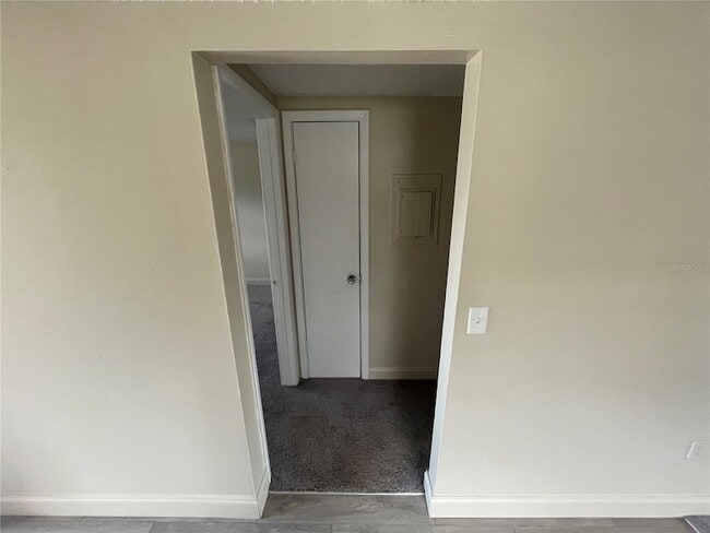 Building Photo - 4128-4126 Shoreline Dr