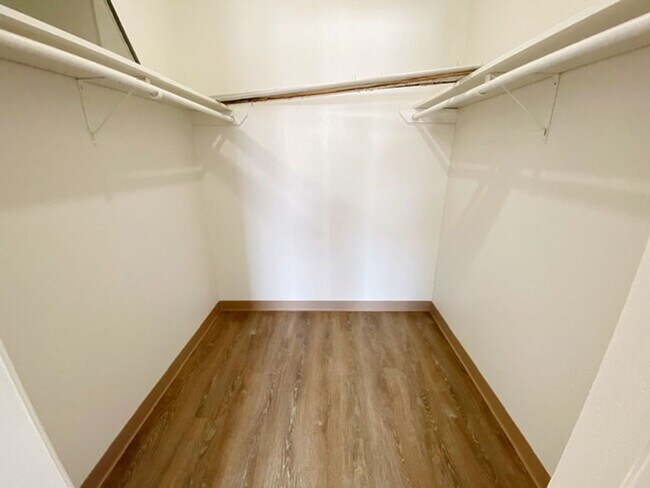 Building Photo - 3909 Malaspina Cir