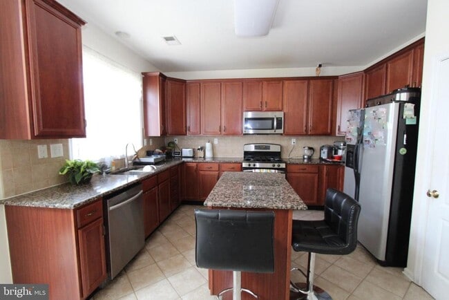 Building Photo - 26 Esterbrook Dr