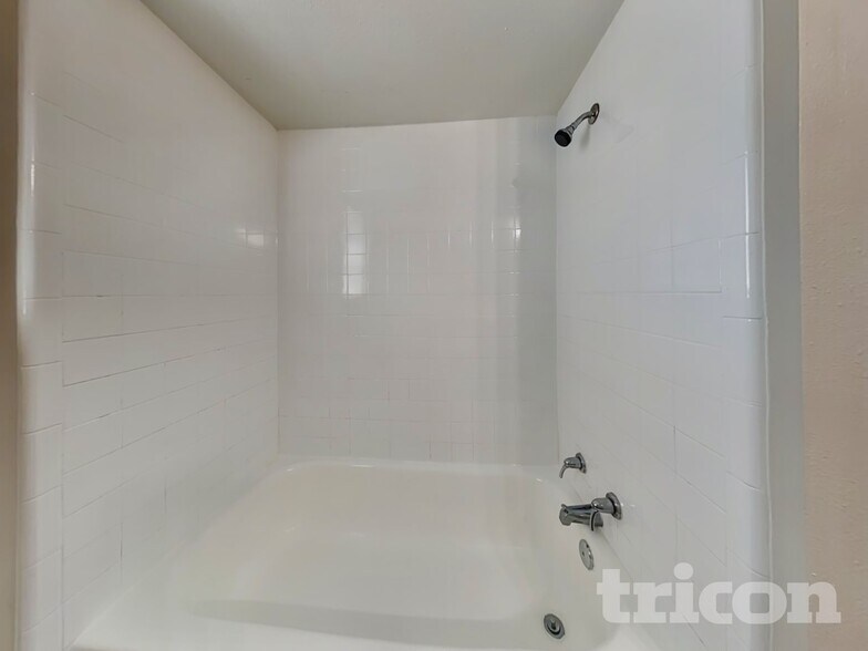 Building Photo - 10406 Kirkwren Dr