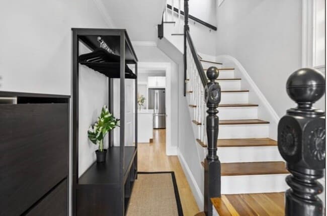 Building Photo - 14 Everett St