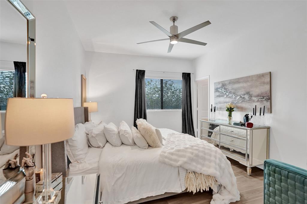 Building Photo - 4234 N Dixie Hwy