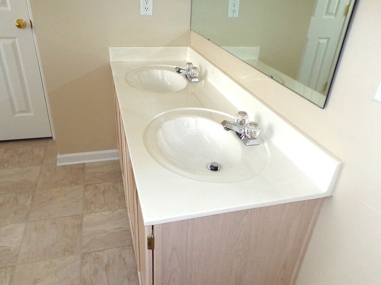 Building Photo - 14036 McGloughlin Way Ct