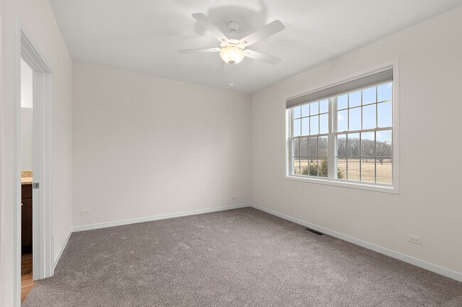 Building Photo - 52 Olympus Dr