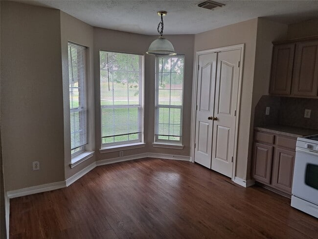 Building Photo - 26815 Cypresswood Dr