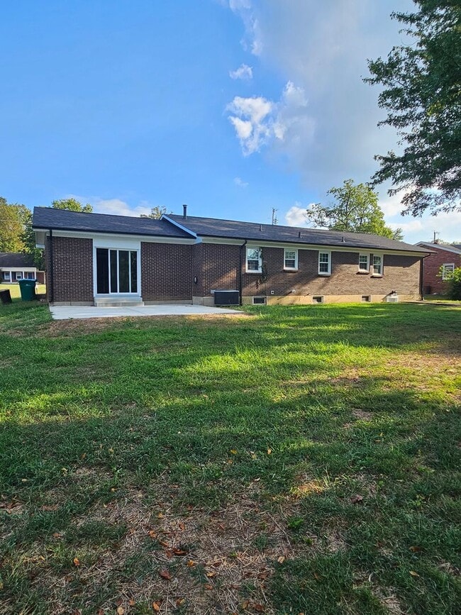 Building Photo - 395 W Crocus Dr
