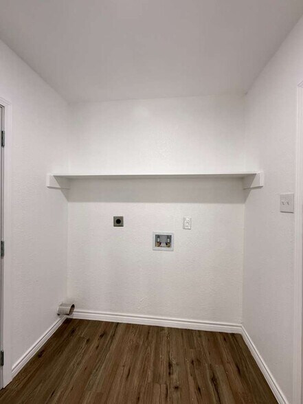 Building Photo - 4510 Briargrove St