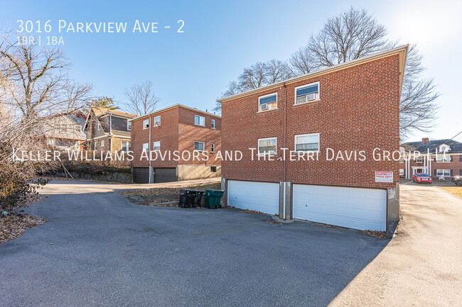 Building Photo - 3016 Parkview Ave