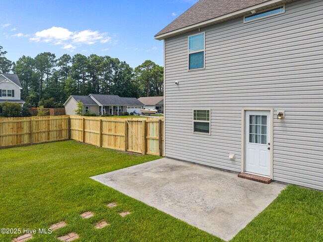 Building Photo - 100 Shallow Ct