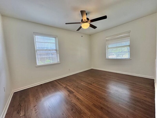 Building Photo - 103 Park Cir
