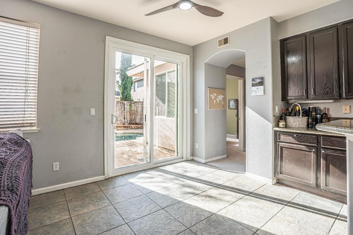 Building Photo - 8336 Cantwell Dr