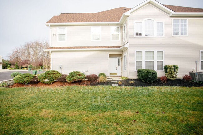 Building Photo - 42 Tudor Ct