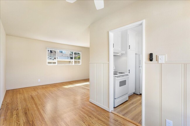 Building Photo - 2033 High St