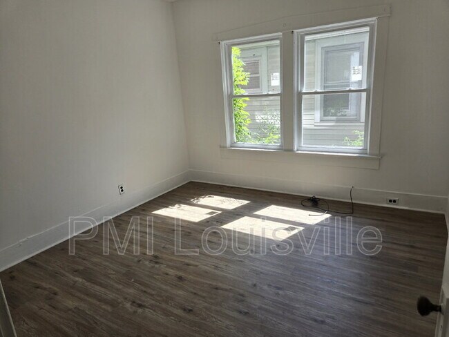 Building Photo - 4018 Vermont Ave