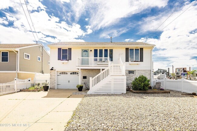 Primary Photo - 167 4th Ave