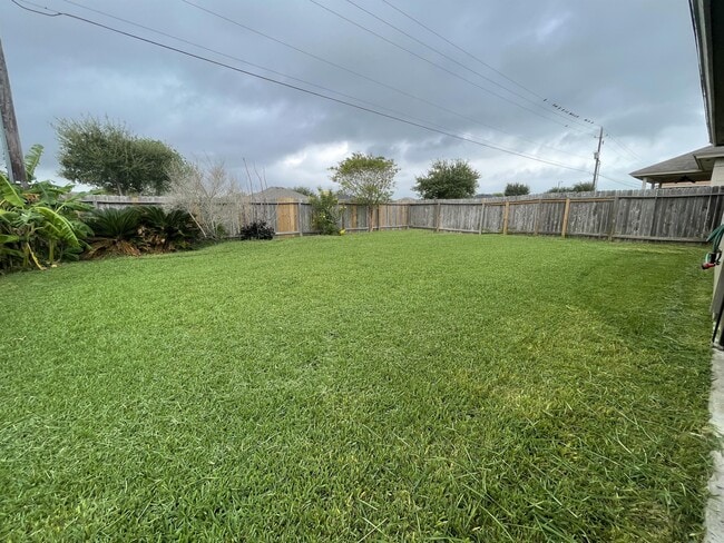 Building Photo - 3021 Las Brisas St