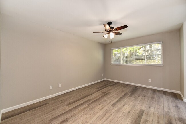 Master Bedroom - 6933 Trovita Way
