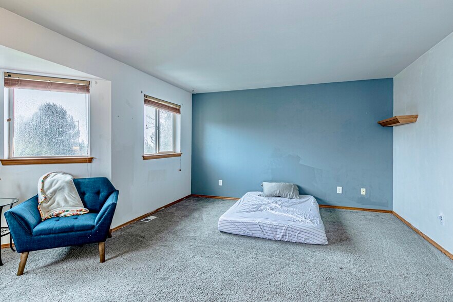 Building Photo - 4601 Nassau Ave NE