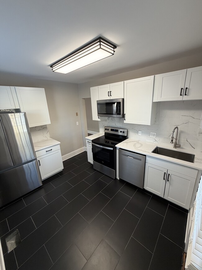 Building Photo - 2544 Williams Ave