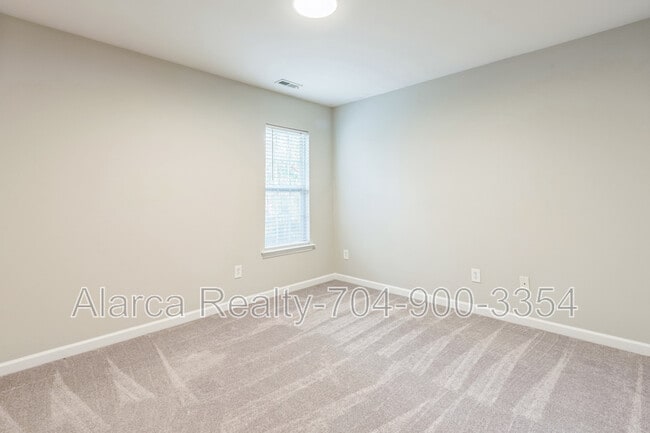 Building Photo - 2901 Meherrin Ct