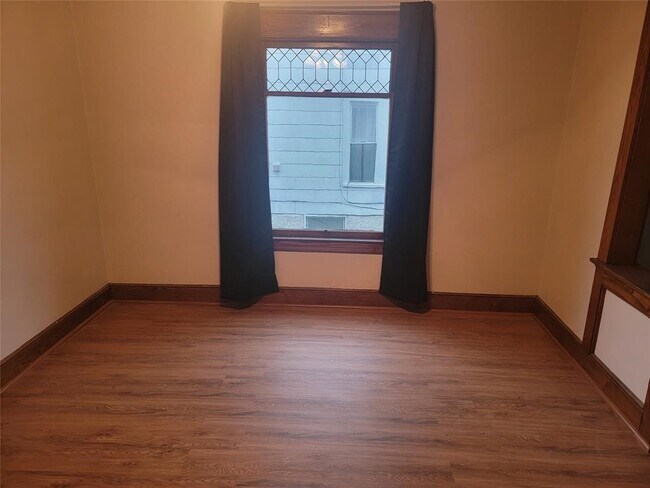 Building Photo - 208 S Liberty Ave