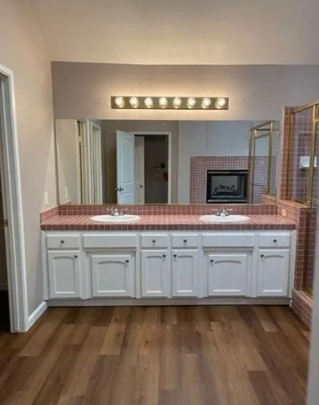 Building Photo - Hot Rental Alert! Gorgeous North Fresno Home!