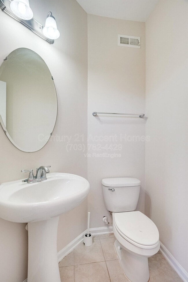 Building Photo - 23515 Forest Haven Way