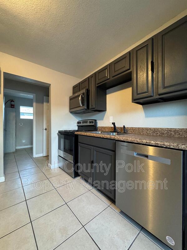 Building Photo - 1205 Ave F