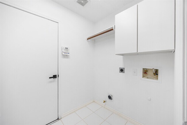 Building Photo - 12347 Shadowvista Dr