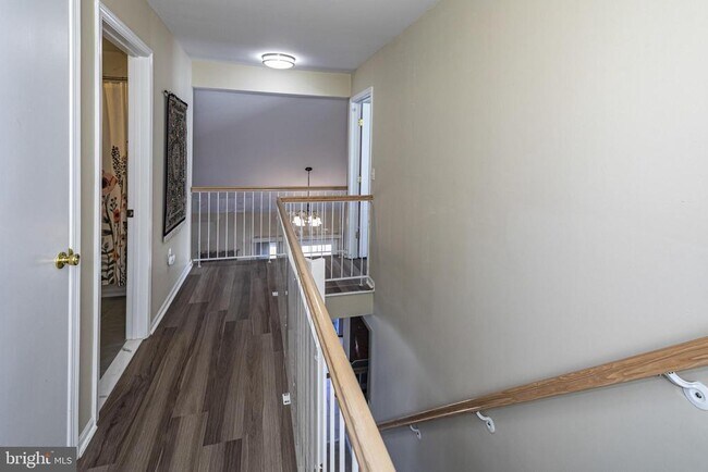 Building Photo - 27 Richards Rd