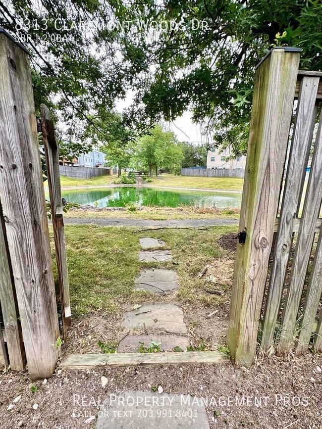 Building Photo - 8313 Claremont Woods Dr