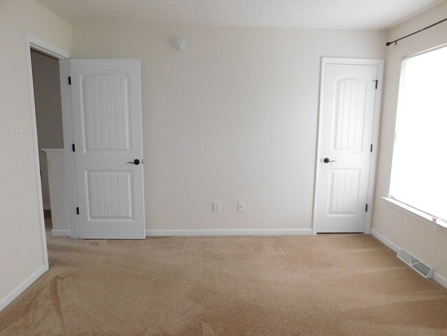 Building Photo - Tavern Grove Townhome