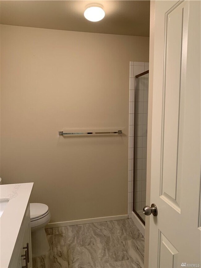 Building Photo - 2Bd/2.25Ba Redmond Townhouse