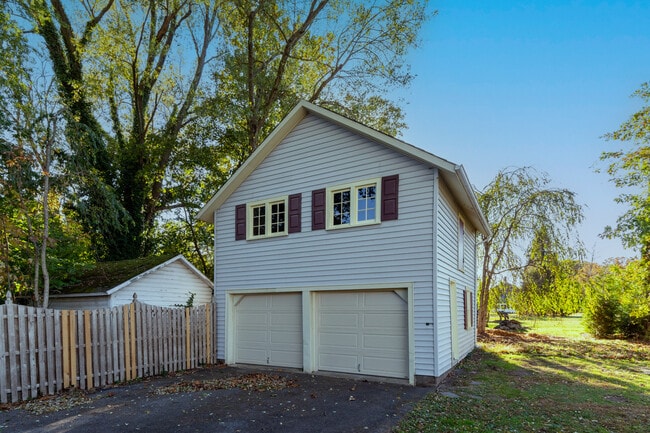 Building Photo - 81 Kingwood Stockton Rd