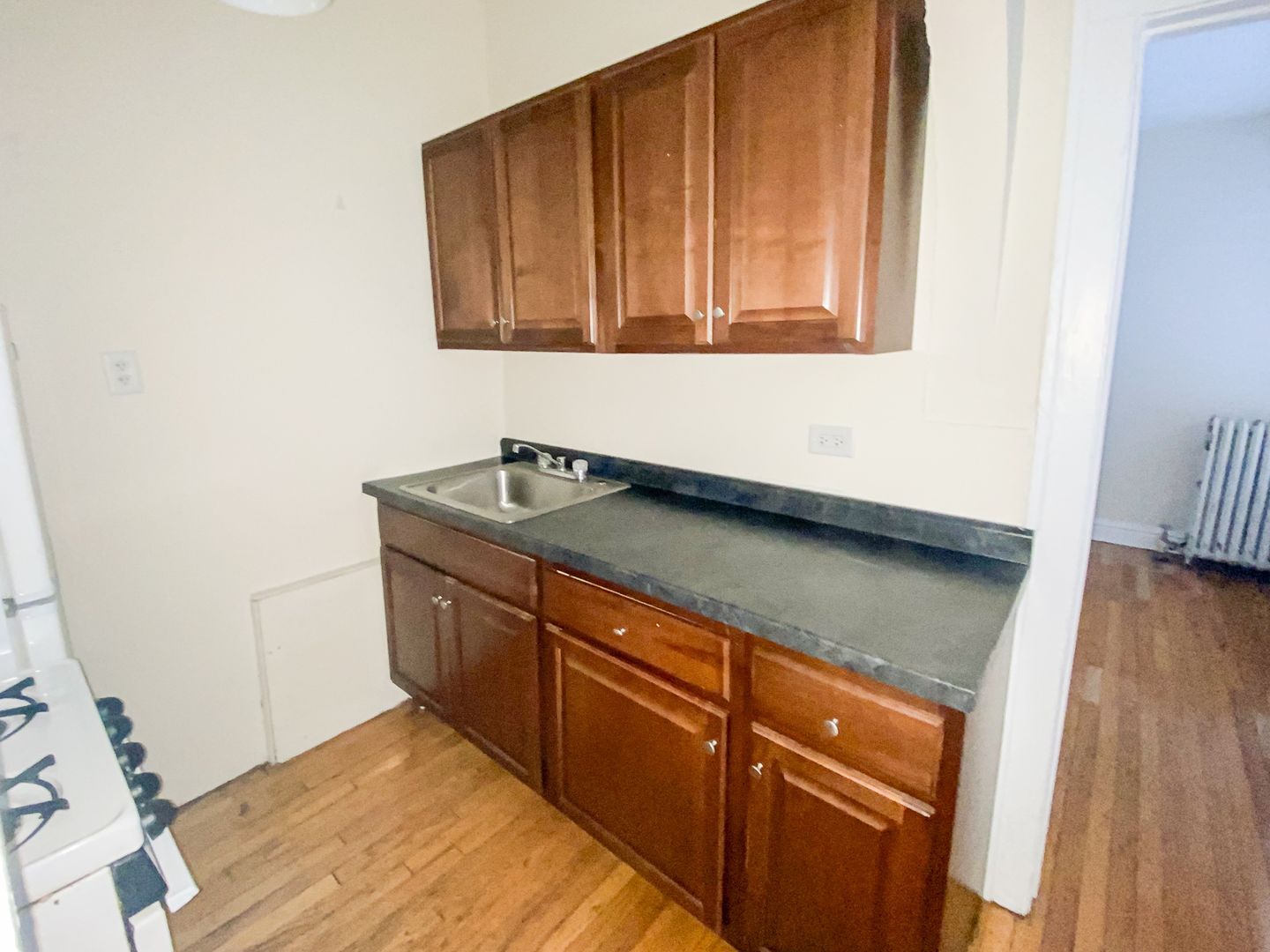 Building Photo - 435 W Surf St