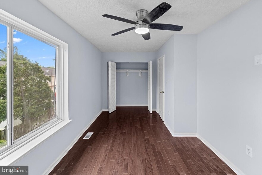 Building Photo - 12000 Hallandale Ter