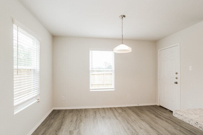 Building Photo - 135 Cooper Creek Ln