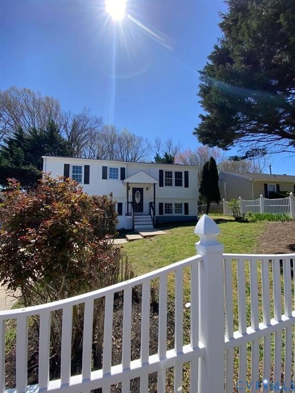 Building Photo - 746 St John Saint