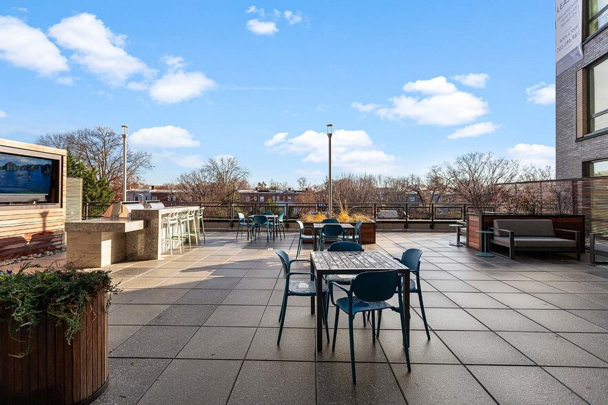 Building Photo - 1215 N Fayette St